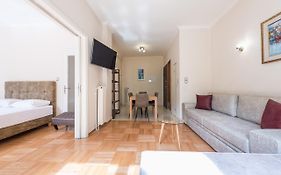 Victoria Familia Apartments